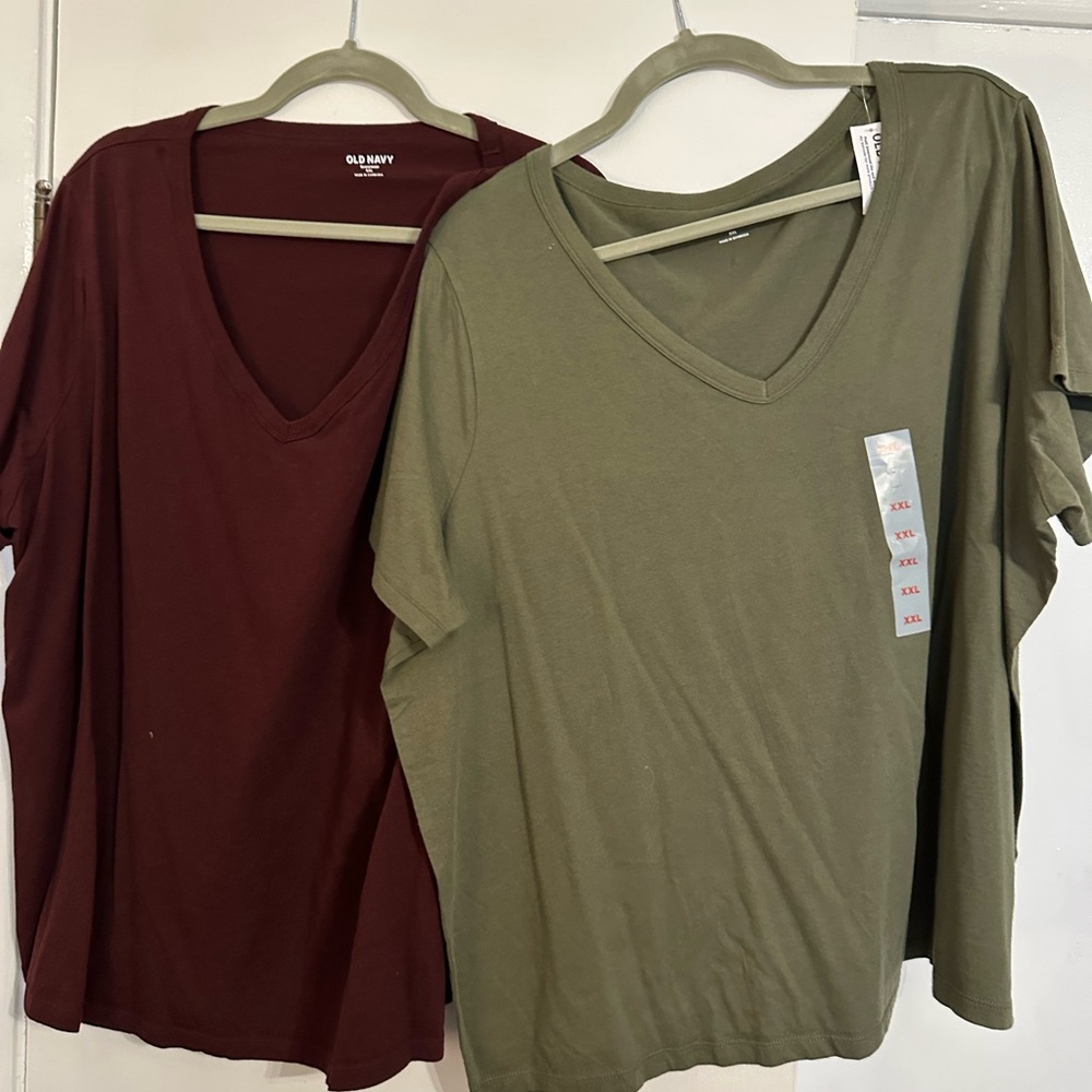 8 Old Navy Women's V-Neck Tops